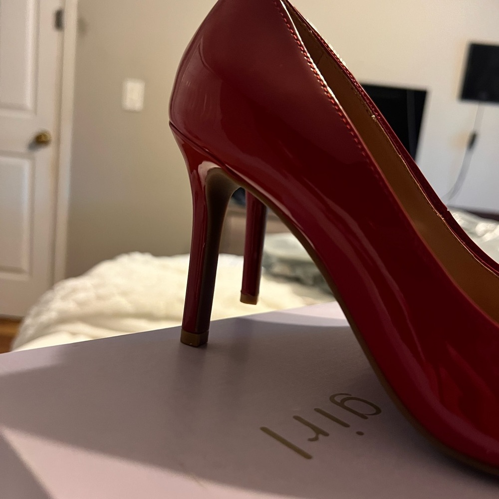 Jessica Simpson Bold Red Heels - Picture 8 of 11
